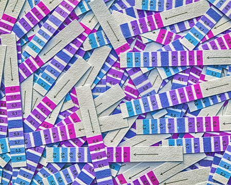 さまざまな種類のストリップ試験紙の画像