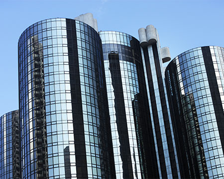 スマートウインドウ用フィルムを貼ったビル窓の例